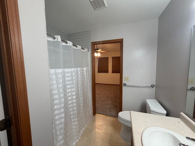 Building Photo - 6913 Tippecanoe Rd