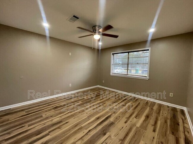 Building Photo - 4225 W Central Ave