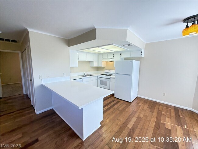 Building Photo - 705 Rock Springs Dr
