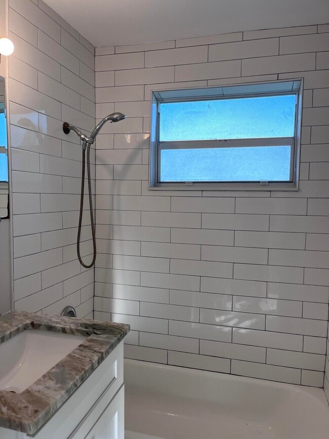 Building Photo - 8760 Lyndall Ln