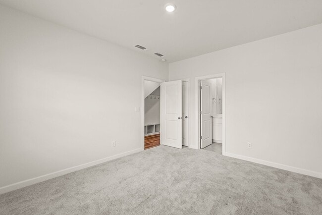 Building Photo - 7136 Bryce Ave
