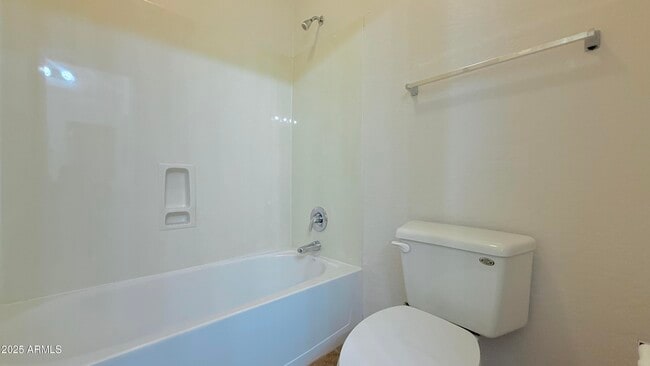 Building Photo - 3316 E Kingbird Pl