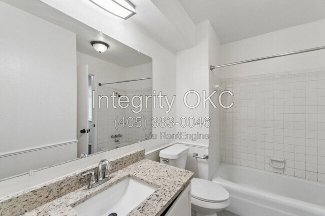 Building Photo - 8514 Candlewood Dr