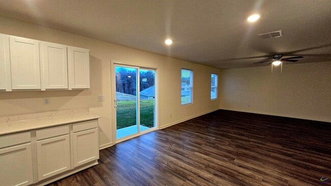 Building Photo - 502 Liberty Hall Dr