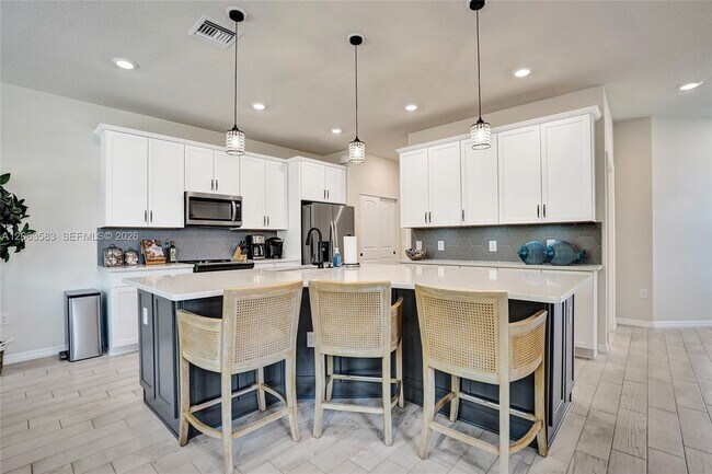 Building Photo - 8193 Cinch Way