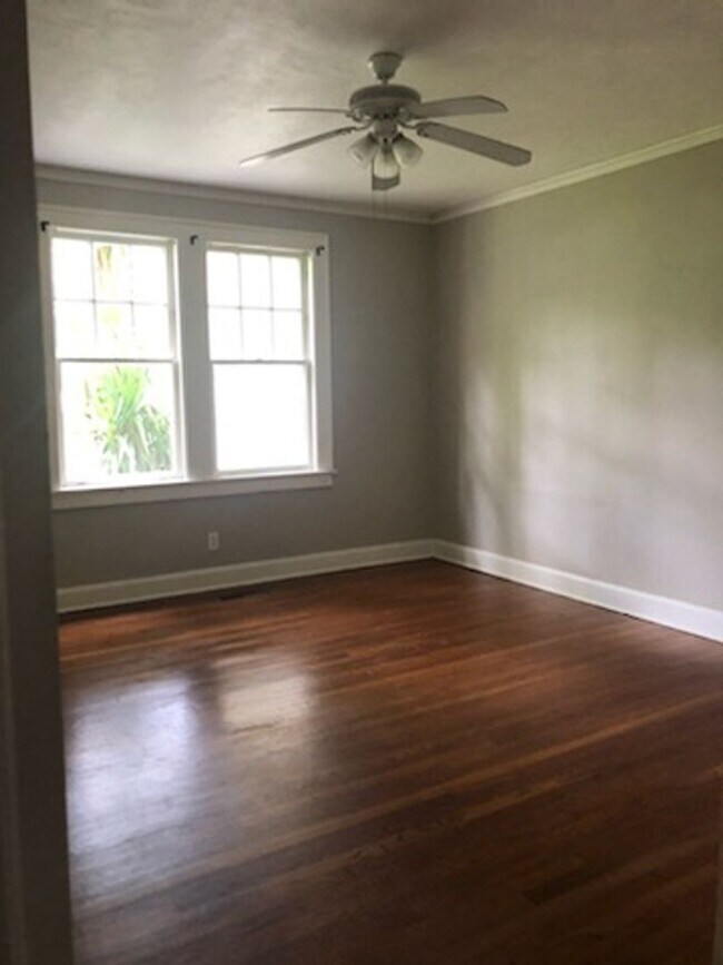 Building Photo - 3 Bed 3 Bath Home in the Heart of Midtown Savannah