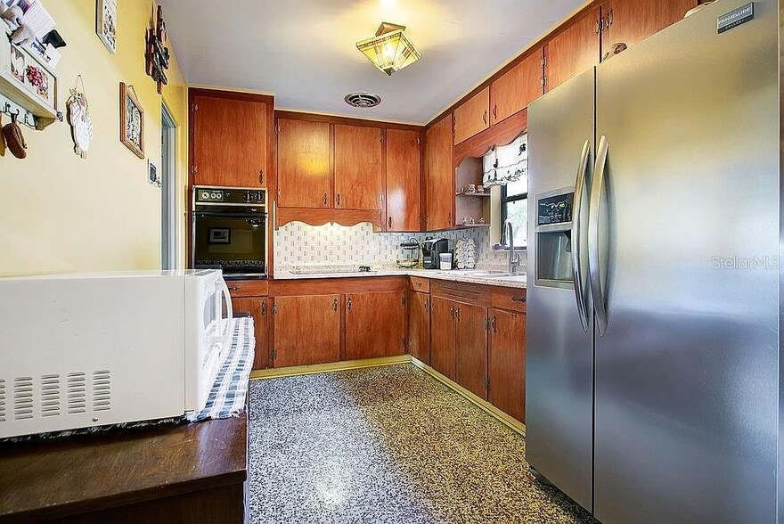 Building Photo - 1721 Montcalm St