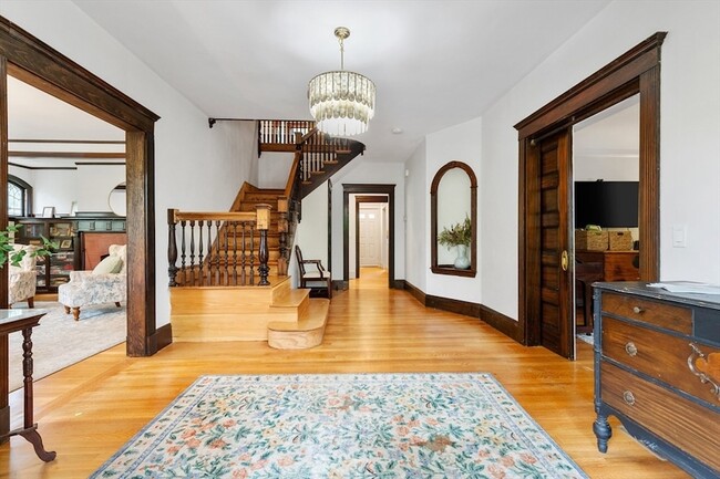 Building Photo - 12 Windermere Ave