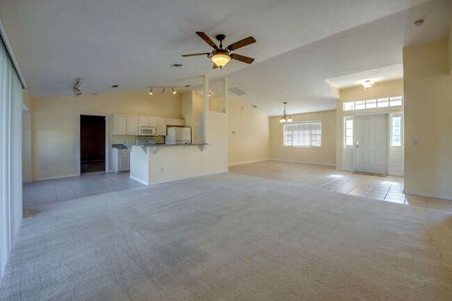 Building Photo - COMING SOON! 3 bedroom 2 bathroom single f...