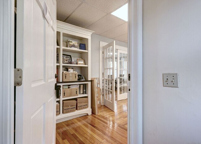 Building Photo - 211 Montowese St