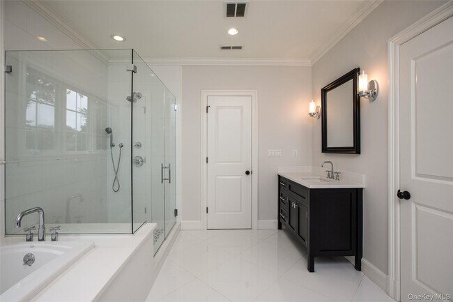 Building Photo - 5 Sonny Trail