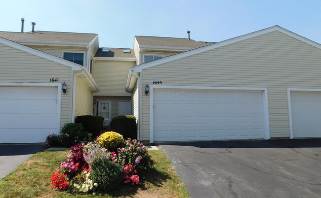 Primary Photo - 1645 Hilton Head Dr