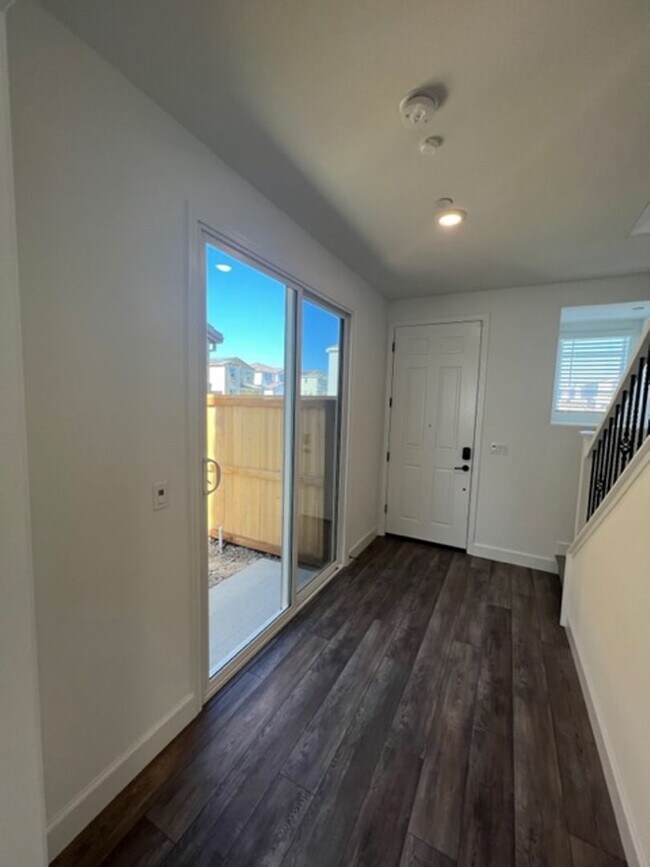 Building Photo - Newer Solar Home Walking Distance to Campus Oaks Shopping Center