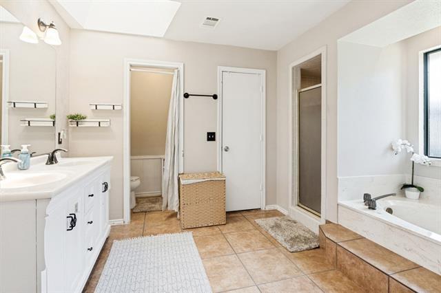 Building Photo - 4300 Driftwood Dr
