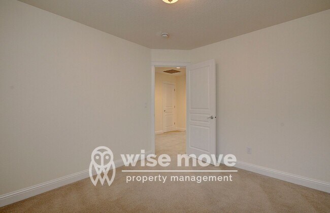 Building Photo - East Vancouver- Beautiful 5 bedroom