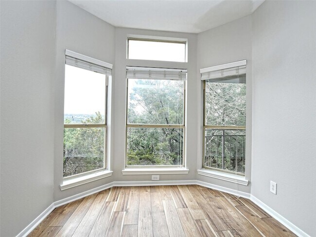 Building Photo - 6000 Shepherd Mountain Cove