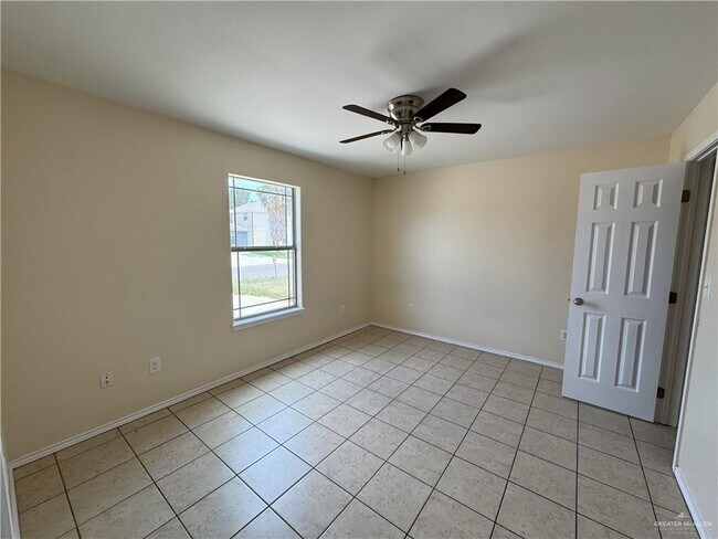 Building Photo - 209 N Linares St