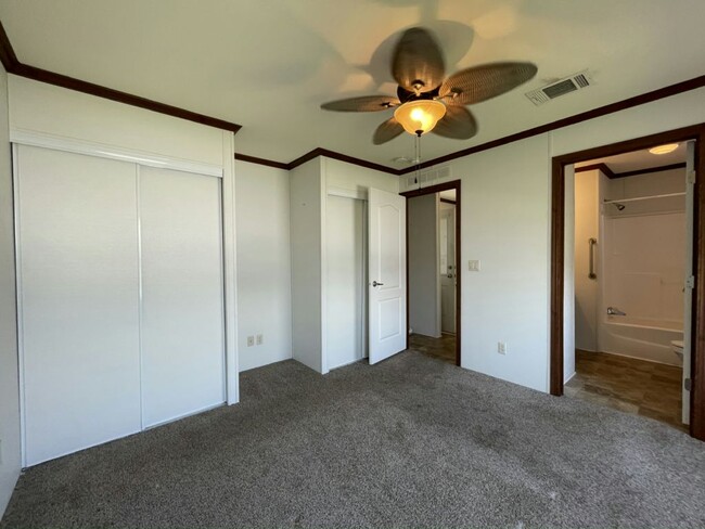 Building Photo - 757 Harbor Cir