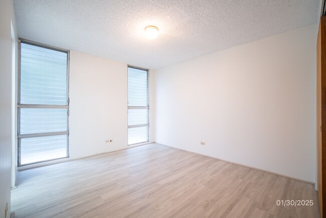 Building Photo - 2 bedroom/2 bath/1 parking in Coral Terrace