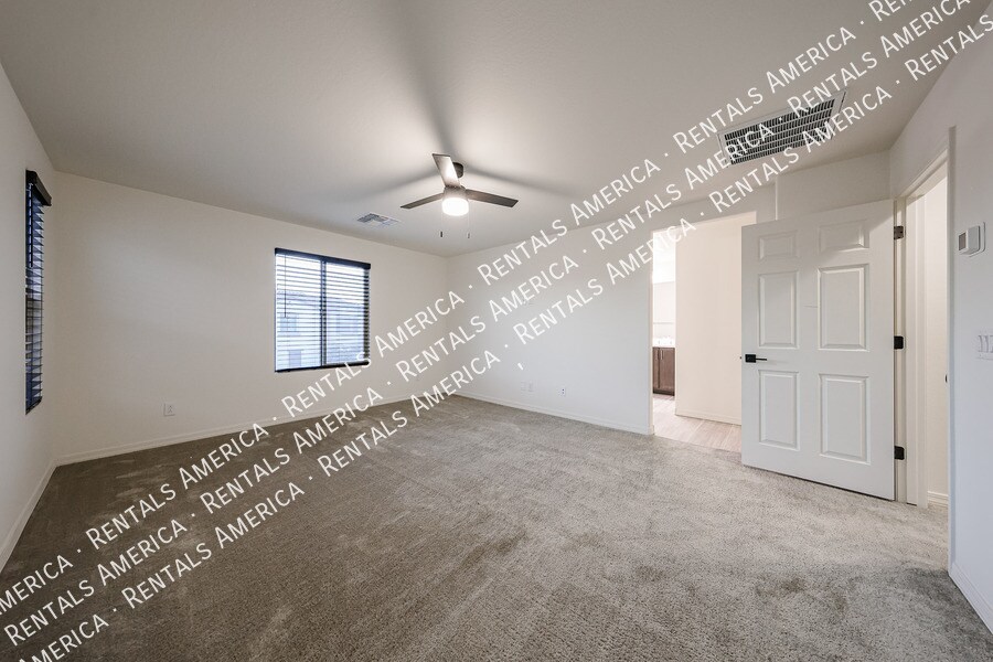 Building Photo - 4215 S 58th Ln