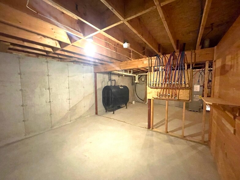 Building Photo - 31 Sergeant Ln