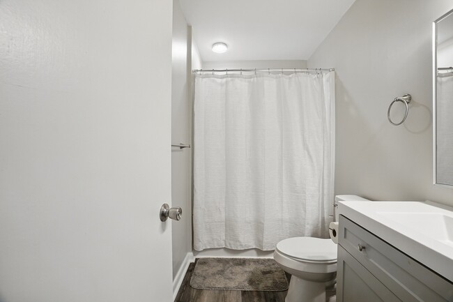 Building Photo - 5009 Ashforth Ct