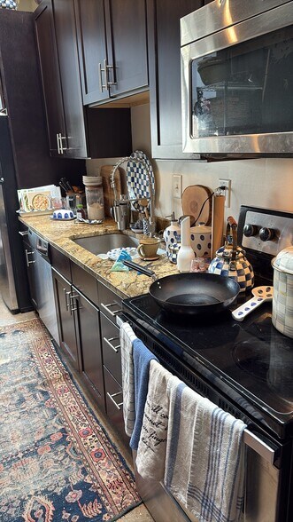 Building Photo - 727 N 4th St