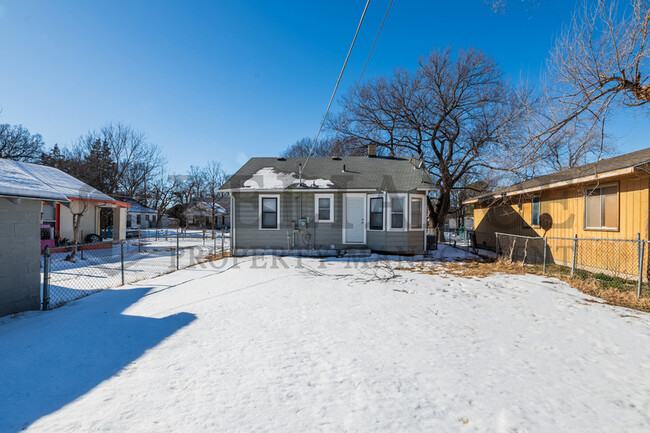 Building Photo - 1836 S Gold St