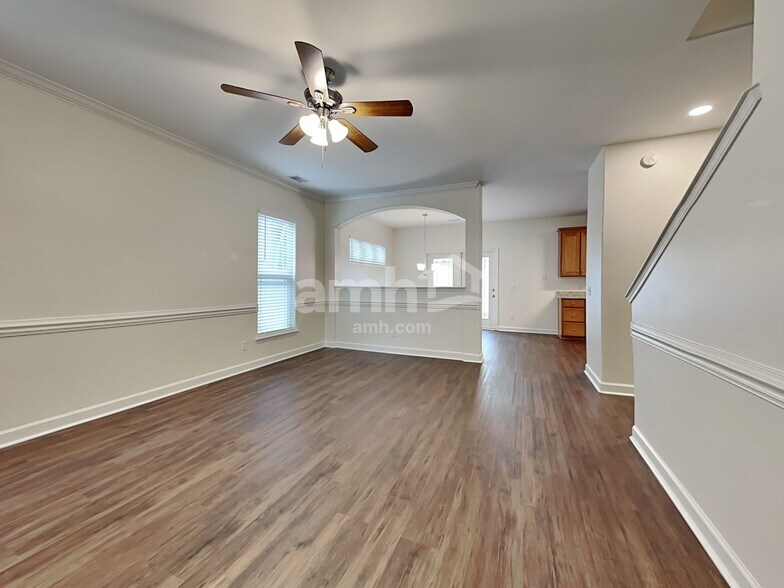 Building Photo - 85 Summer Hill Way