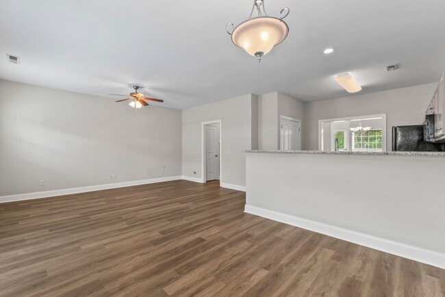 Building Photo - Spacious Townhome in Siegel School Zone – 2 Private Suites & Open Floor Plan!