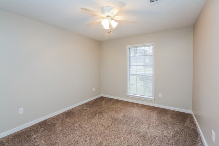 Building Photo - 132 Fern Valley Rd