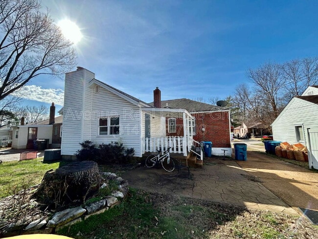 Building Photo - 7045 Holly Hills Ave