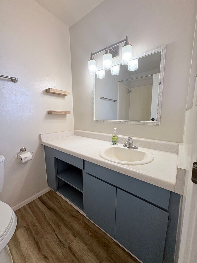 Building Photo - Partly Furnished 3-Bedroom, 2.5 Bath Townhouse at Kaholo Hale.  Pets Okay!