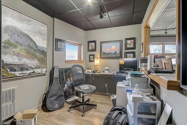 Building Photo - 2289 Ludington Avenue