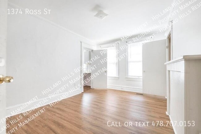 Building Photo - 1374 Ross St