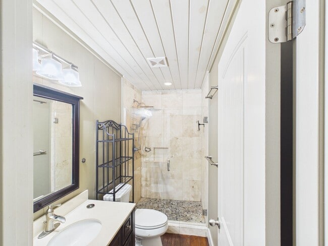 Building Photo - Charming 2BR/2BA with incredible storage in Fredericksburg, TX!