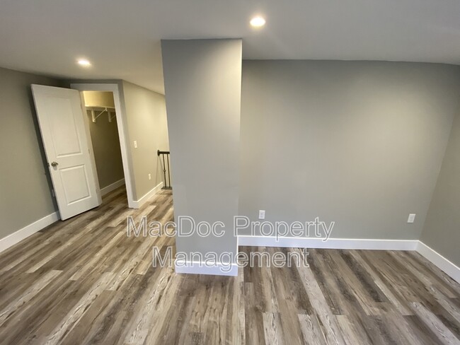 Building Photo - 1115 Winchester St