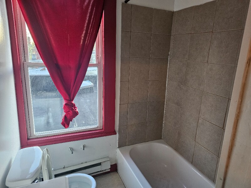 Building Photo - 52 Clinton St