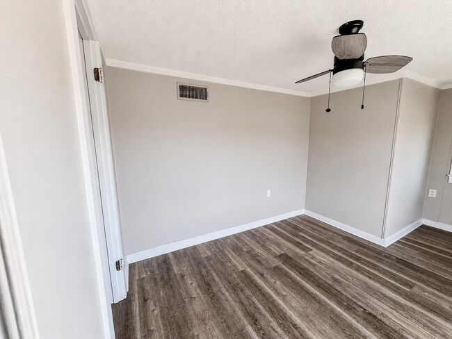 Building Photo - 3/2 Bungalo-style off Birchman