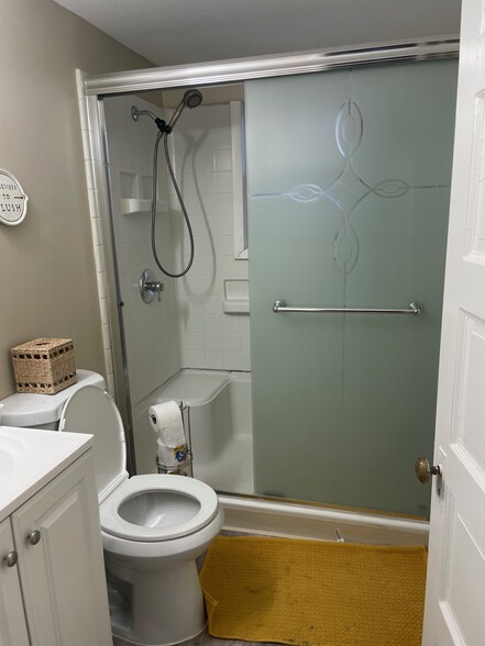 Walkin Shower - 3336 W 41st St