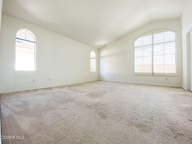 Building Photo - 1420 Sapphire Dragon St