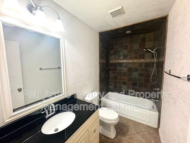 Building Photo - 1653 Lagoon Pl