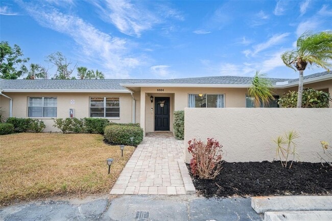 Building Photo - 6884 W Country Club Ln