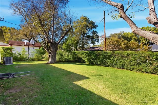 Building Photo - 8739 Ukiah Dr