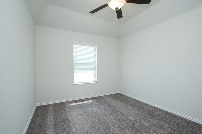 Building Photo - 15230 Kickapoo Cavern Dr
