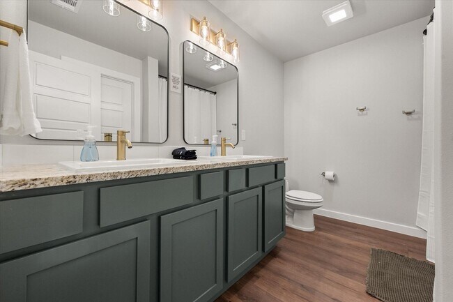 Building Photo - 2140 Kokomo Ave