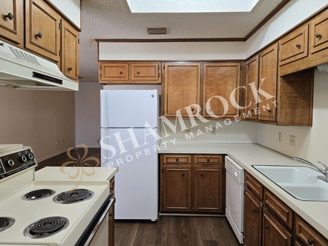 Building Photo - 3/2 Duplex in Waco ISD!