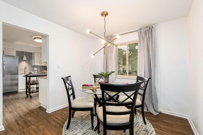 Building Photo - 361 E North St