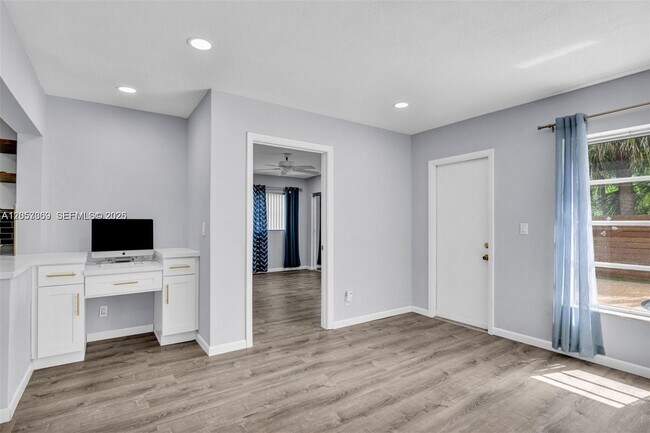 Building Photo - 851 SW 49th Terrace