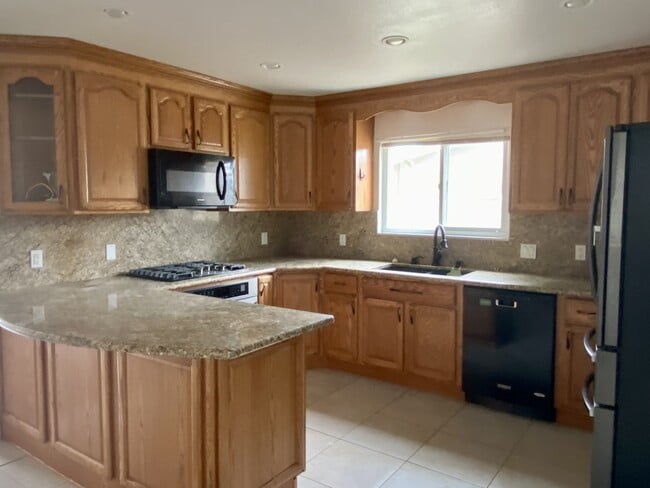Building Photo - 10439 Susie Pl